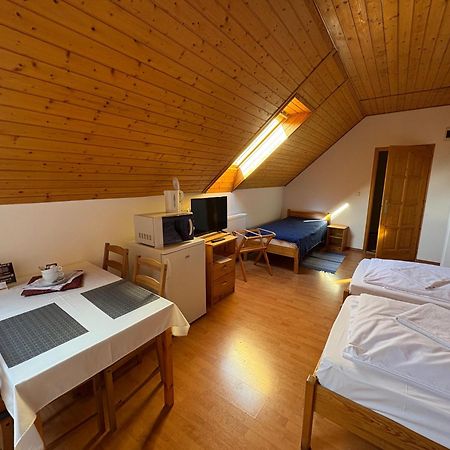 Haramia Csapszek Es Fogado Hotell Szombathely Eksteriør bilde