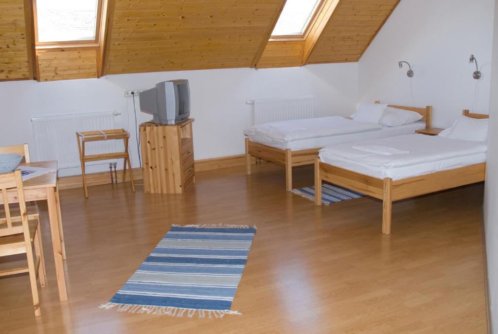Haramia Csapszek Es Fogado Hotell Szombathely Eksteriør bilde