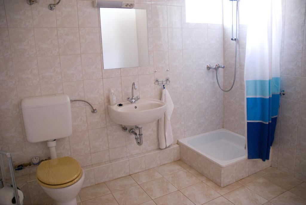 Haramia Csapszek Es Fogado Hotell Szombathely Rom bilde