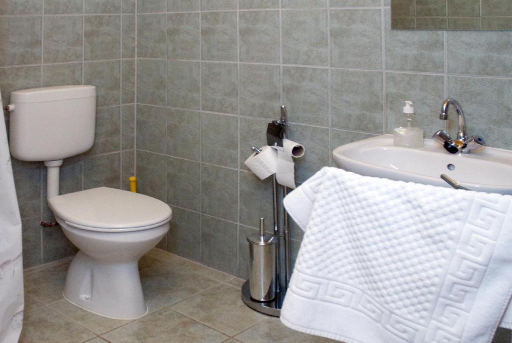 Haramia Csapszek Es Fogado Hotell Szombathely Rom bilde
