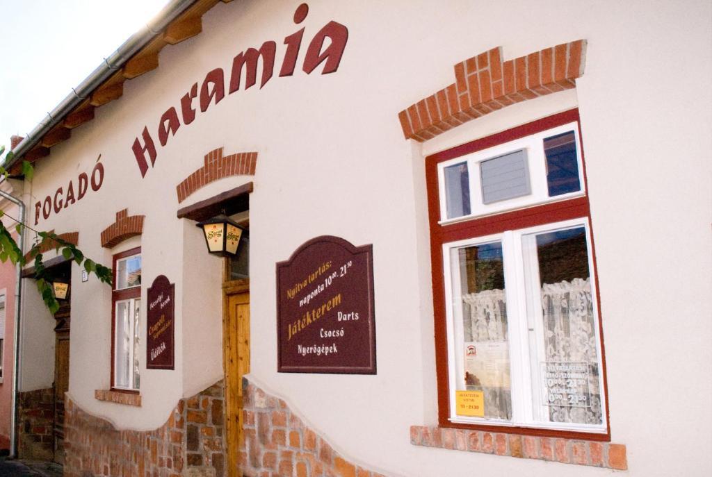 Haramia Csapszek Es Fogado Hotell Szombathely Eksteriør bilde